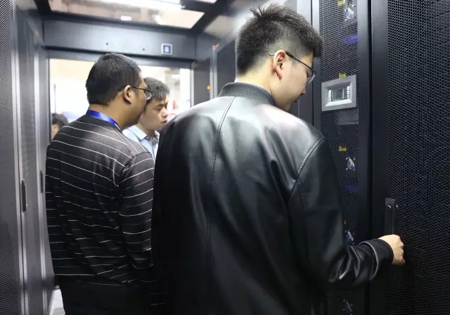 球探体育一体化数据中心机房